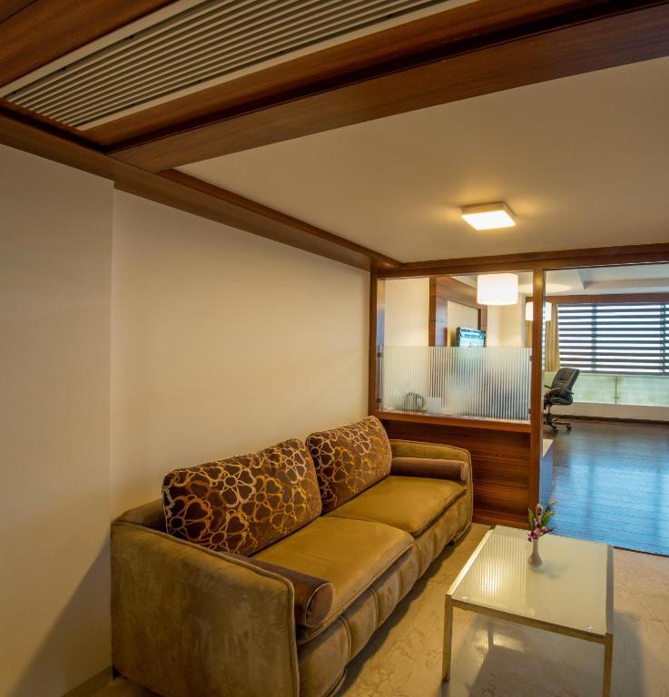 Hotel Sandy'S Tower Bhubaneswar Habitación foto