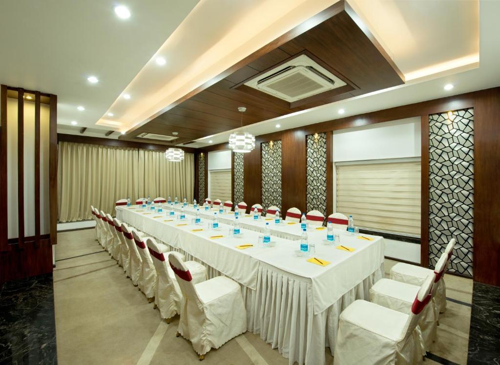 Hotel Sandy'S Tower Bhubaneswar Exterior foto